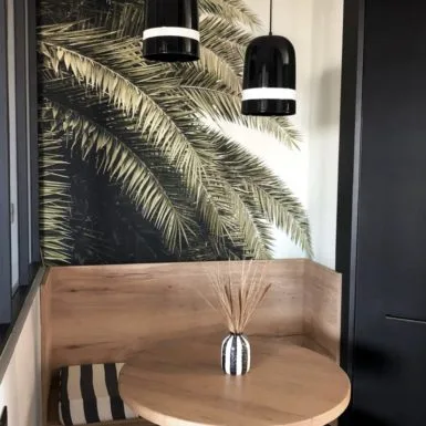 Coin repas lumineux cuisine familiale rénovée Paris 9 - Scénographie Intérieure Nathalie Simonneau