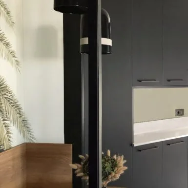 Cuisine rénovée coin repas cosy et lumineux Paris 9ème - Scénographie Intérieure Nathalie Simonneau