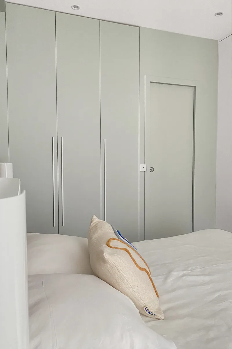 Penderie et Aménagements sur-mesure conception Nathalie Simonneau pour Scénographie Intérieure