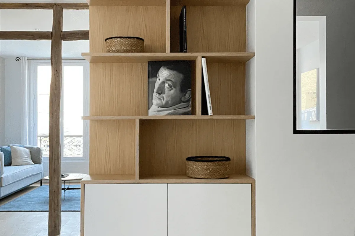 aménagement sur mesure dans une petite entrée pour appartement en location meublée paris nathalie simonneau75009 PARIS